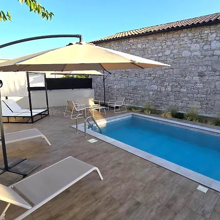 Angelina - Design Stone House In Markovac