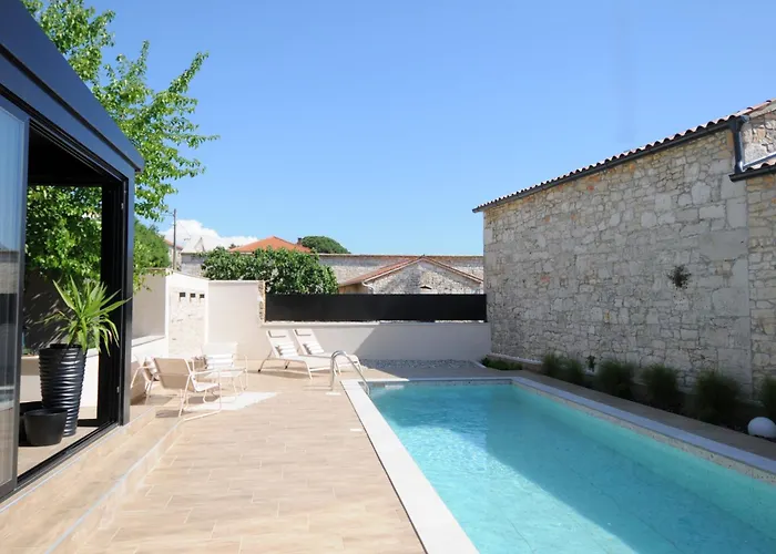 Villa Design Stone Angelina